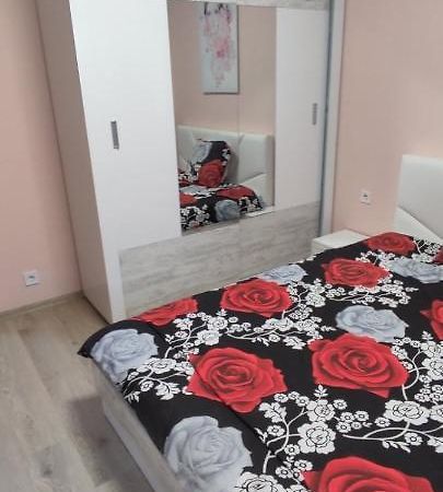 Luxury And Stylish Apartmen, Metro Station Obelya Szófia Kültér fotó