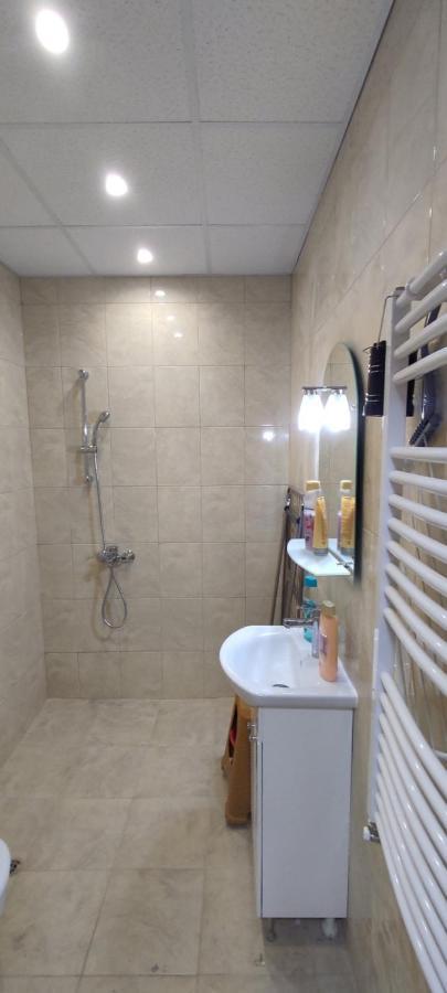 Luxury And Stylish Apartmen, Metro Station Obelya Szófia Kültér fotó